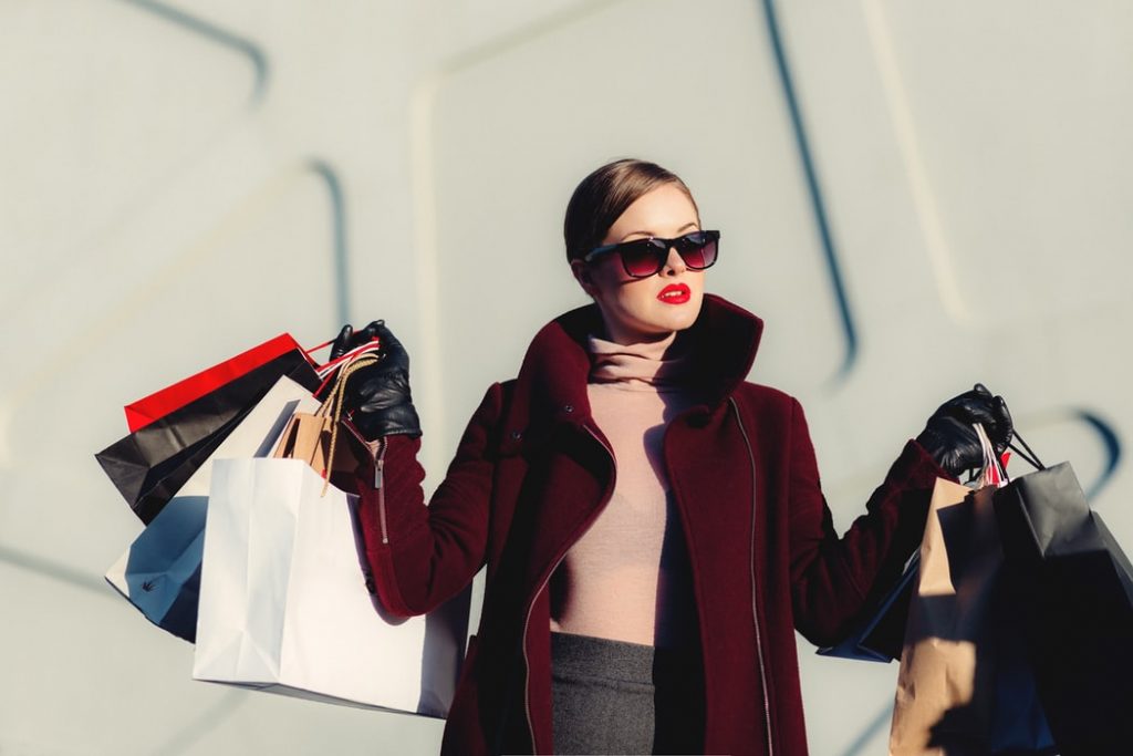 Praktische tips en adviezen voor het correct online kleding kopen, inclusief maten nemen en webshop selectie