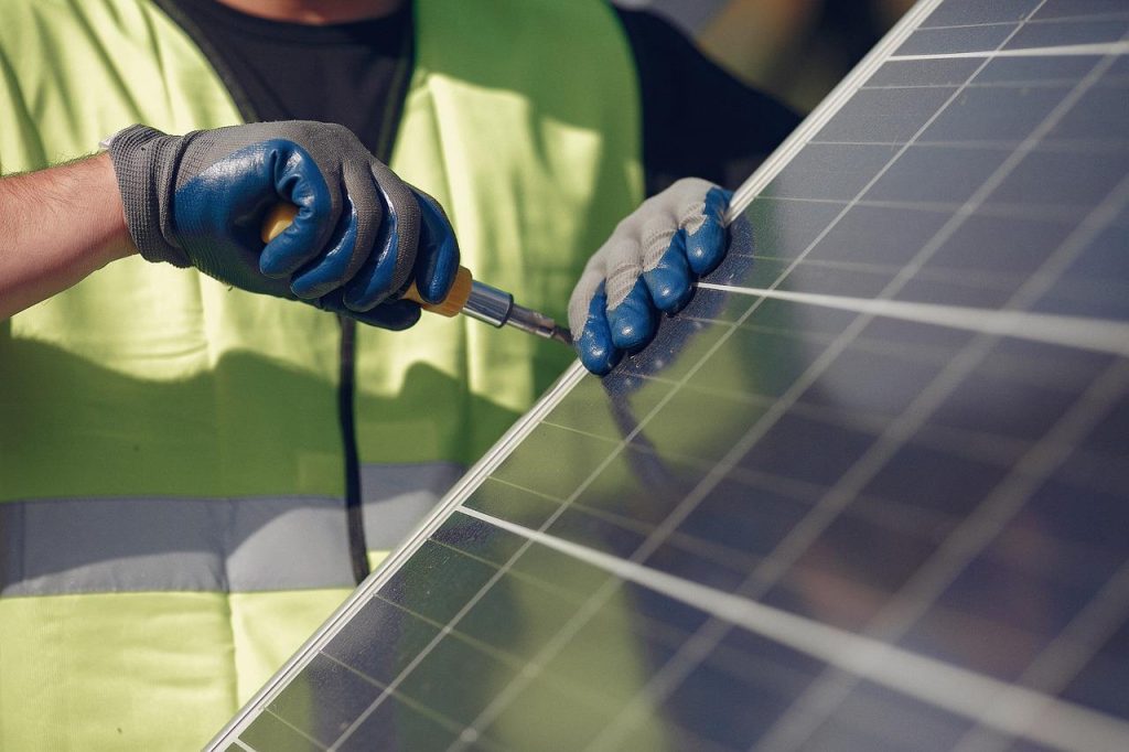 Professionele installaties in Leeuwarden: team van vakkundige installateurs werkt aan verwarmings- en energieoplossingen